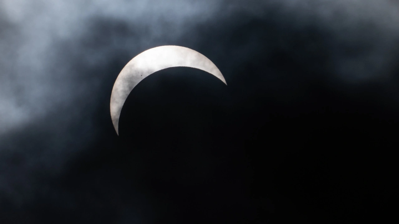 Eclipse of the Century: Six Full Minutes of Darkness When It Will Happen and the Best Places to Watch the Event