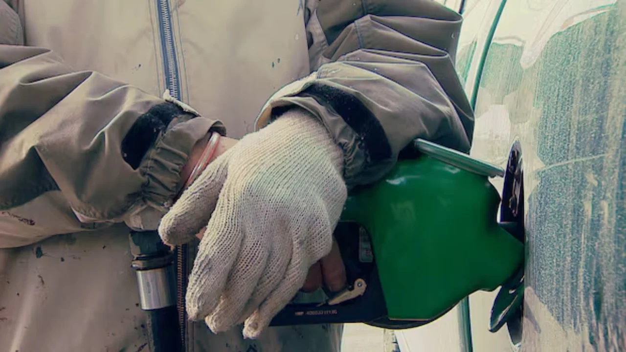 Keep Gas Tank Half Full in Winter