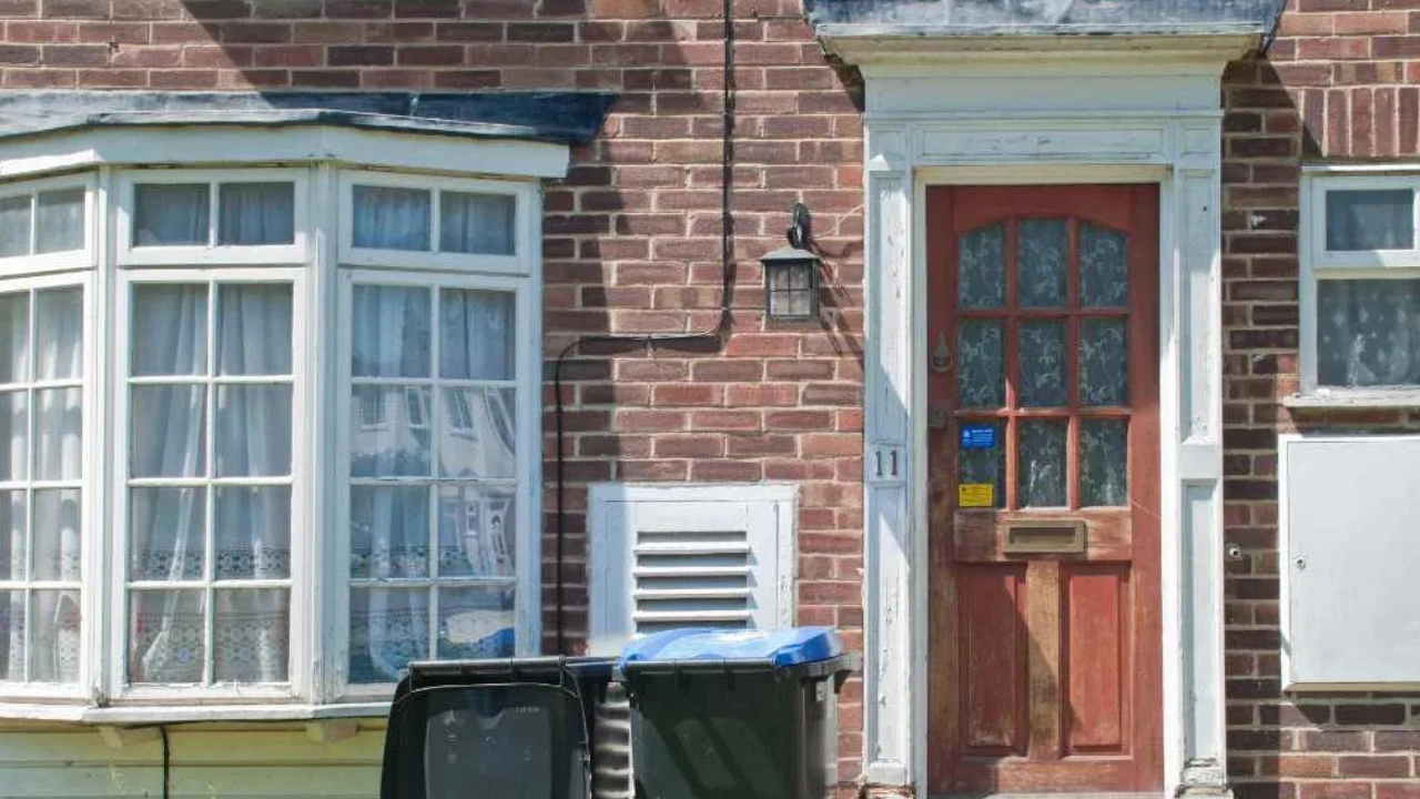 Not even with residents’ approval: a court rules that locking a building’s front door at night constitutes negligence